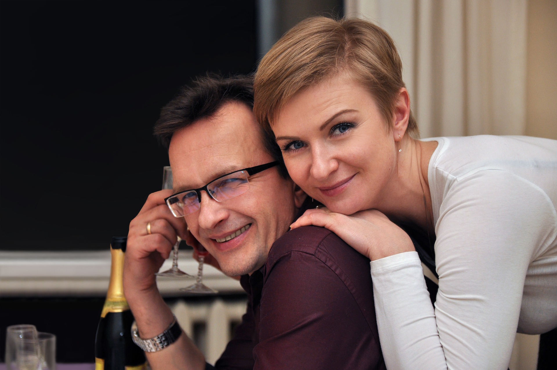 love couple 6053570 1920